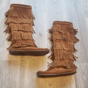 Sale Minnetonka 5 Layer Fringe Boots